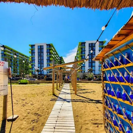 Seafront Pool & Mamaia Nord Apartment *