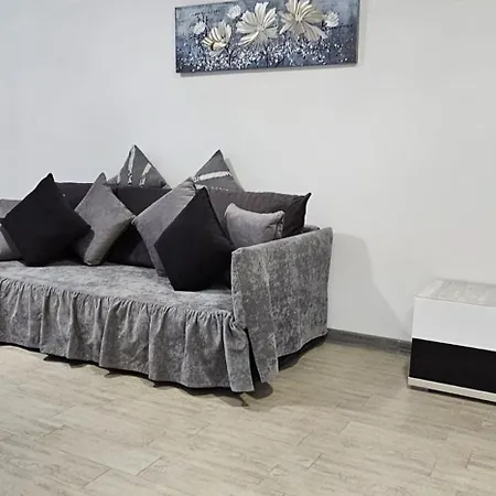 Seafront Pool & Mamaia Nord Apartment *