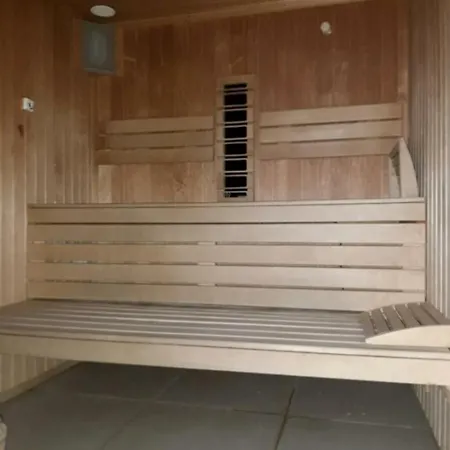 Seafront Pool & Mamaia Nord Apartment