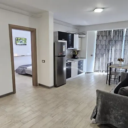Seafront Pool & Mamaia Nord Apartamento *