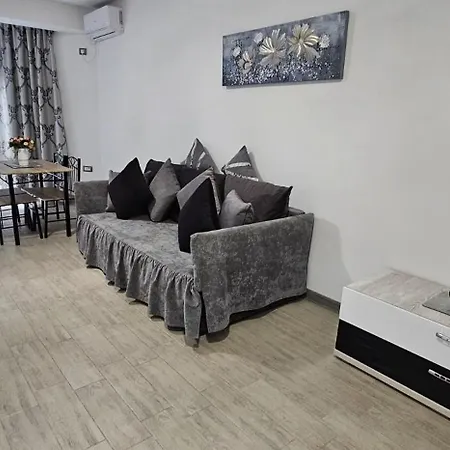 Apartment Seafront Pool & Mamaia Nord *