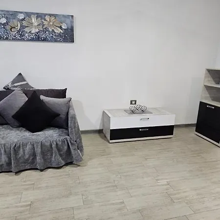Seafront Pool & Mamaia Nord Apartment