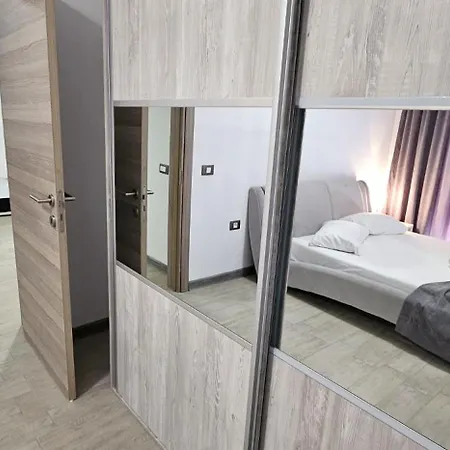 Seafront Pool & Mamaia Nord *