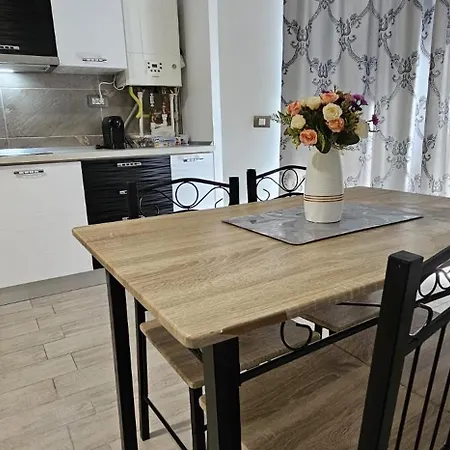 Seafront Pool & Mamaia Nord Apartamento *